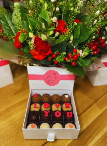 “Chocolate & Flower Gift Set.”